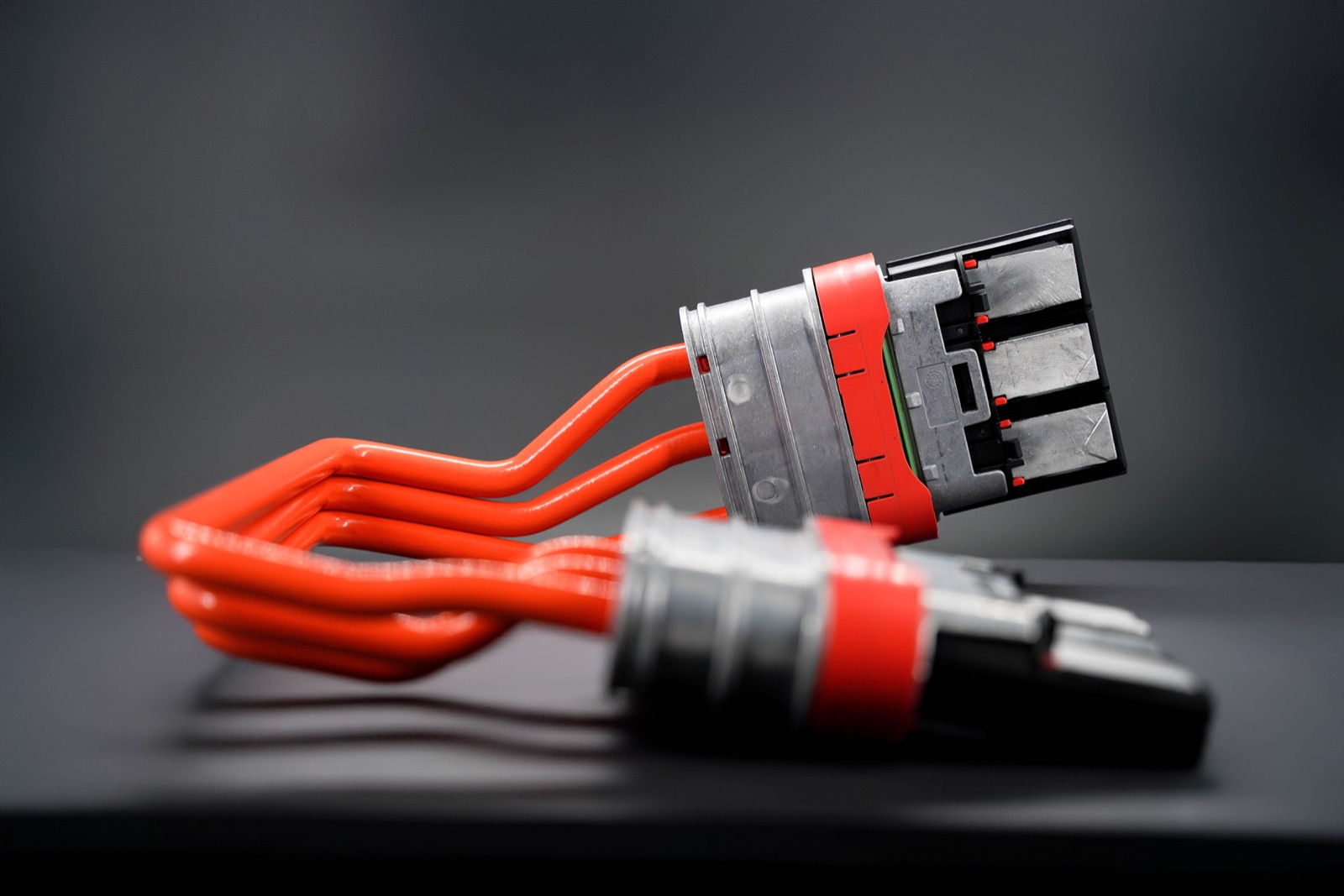 High-voltage busbar connector, product photography